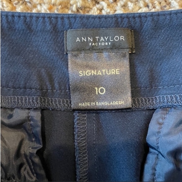 Ann Taylor Women's 10 Signature Navy Ankle Pants - Picture 4 of 6